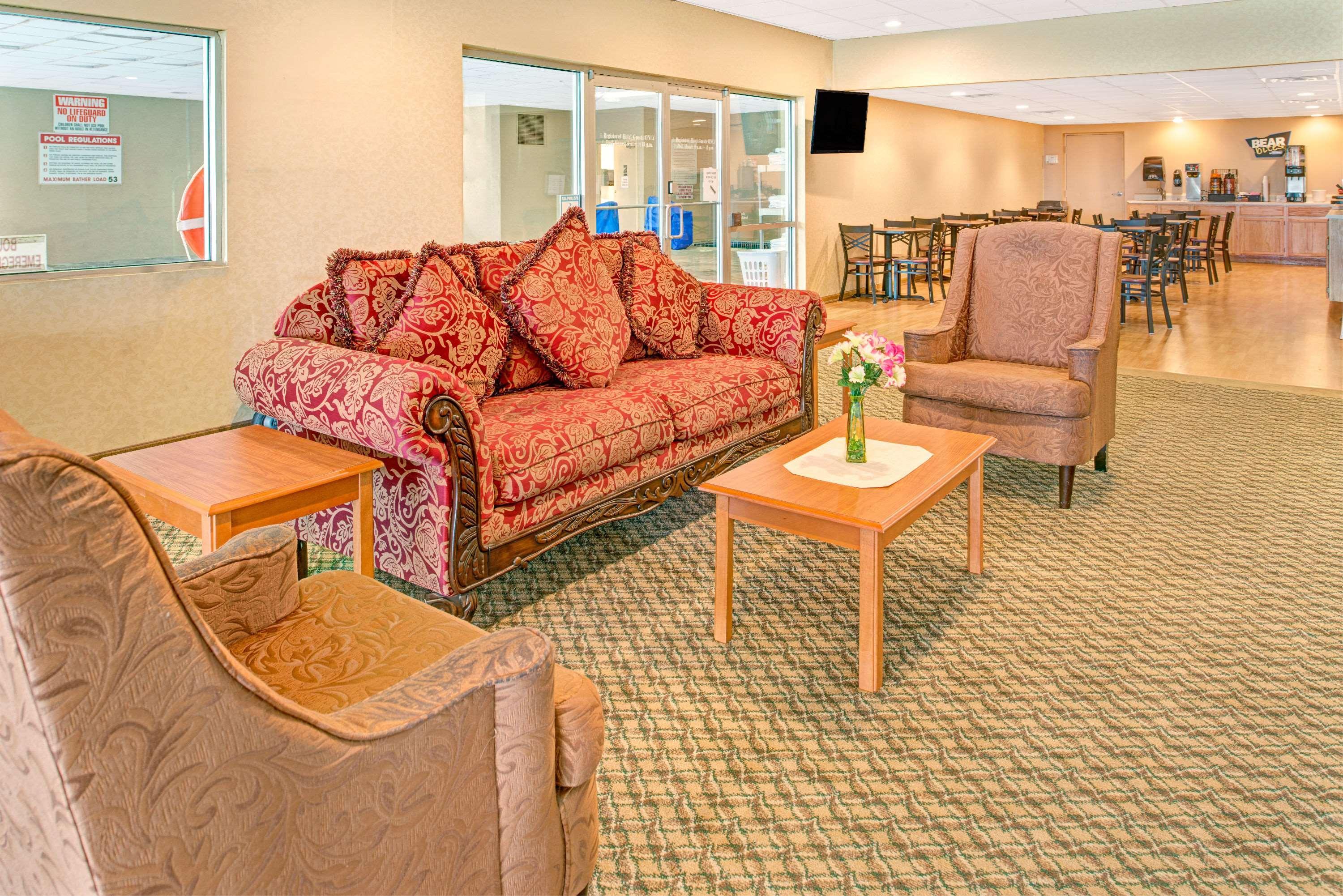 Travelodge By Wyndham Lincoln Airport I-80 Exteriör bild